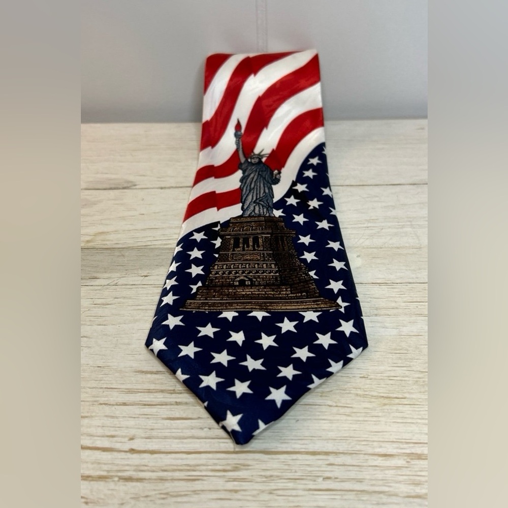 Studio 890 Handmade Mens Patriotic Tie
